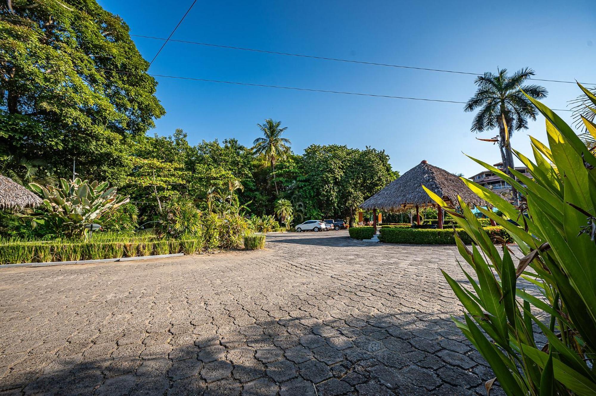 Beach Break Resort & Cr Surf Camp Хако Экстерьер фото