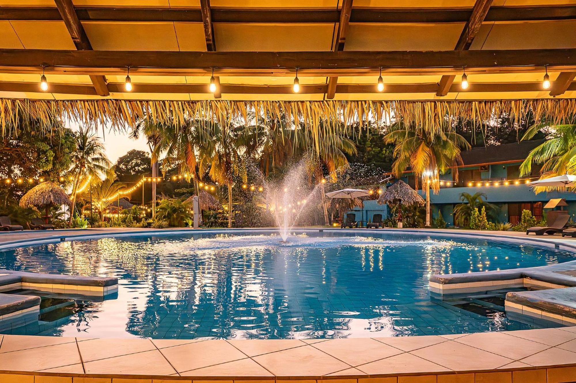 Beach Break Resort & Cr Surf Camp Хако Экстерьер фото