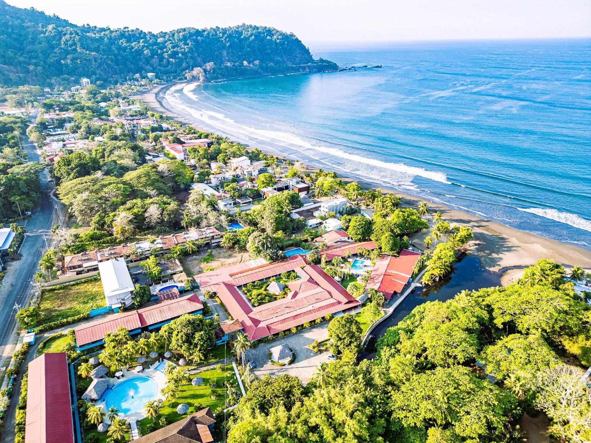 Beach Break Resort & Cr Surf Camp Хако Экстерьер фото