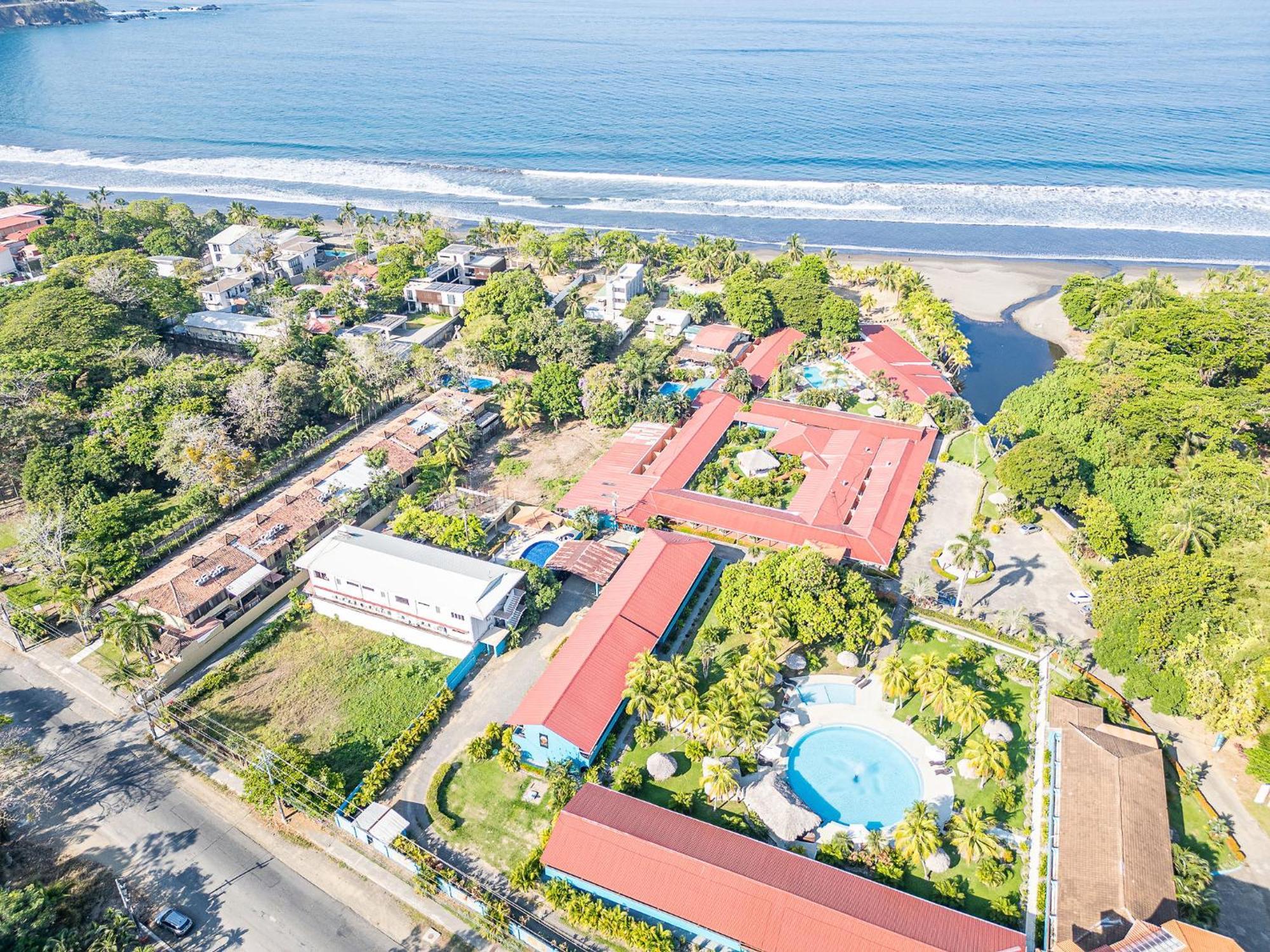 Beach Break Resort & Cr Surf Camp Хако Экстерьер фото