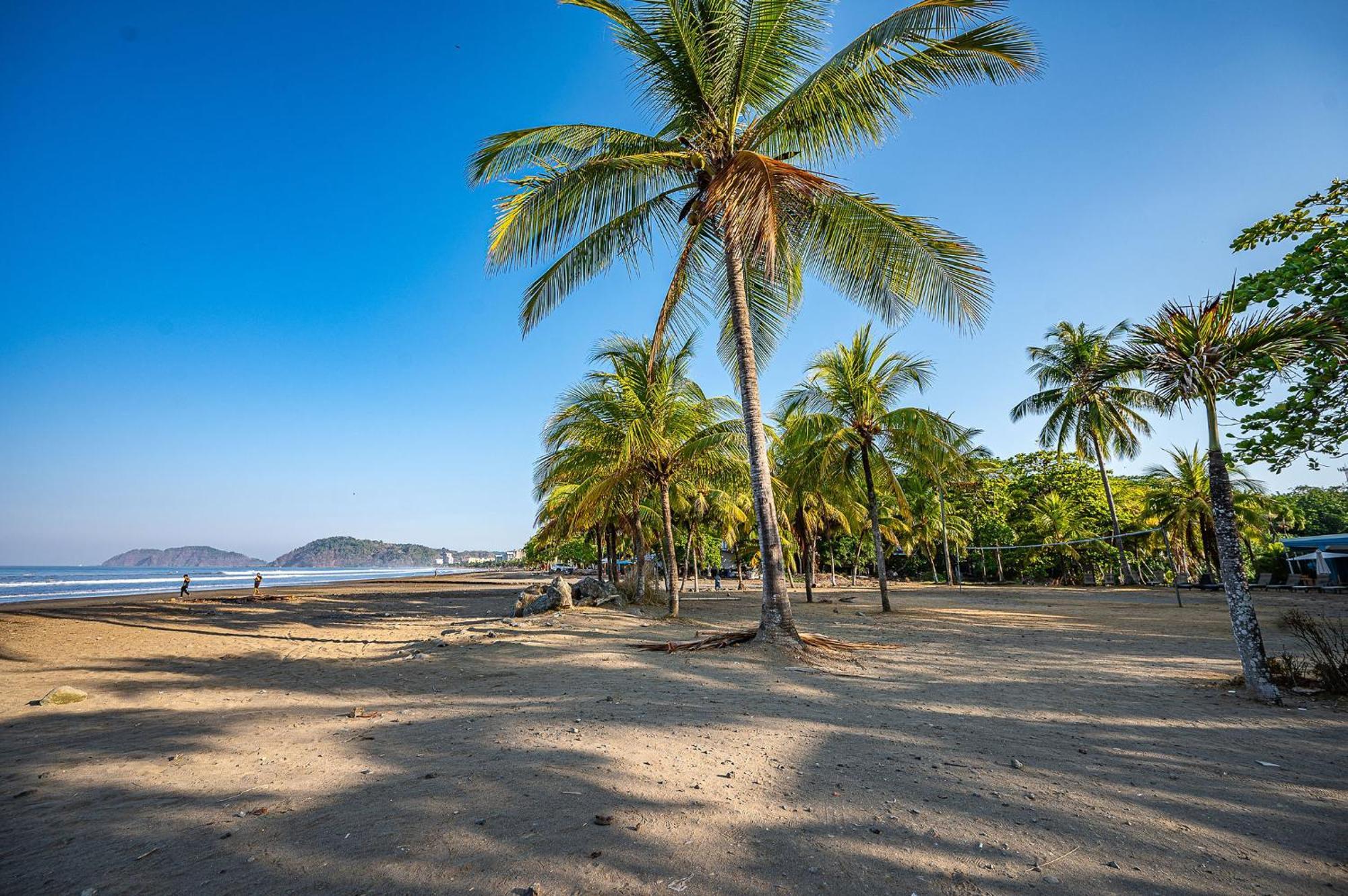 Beach Break Resort & Cr Surf Camp Хако Экстерьер фото