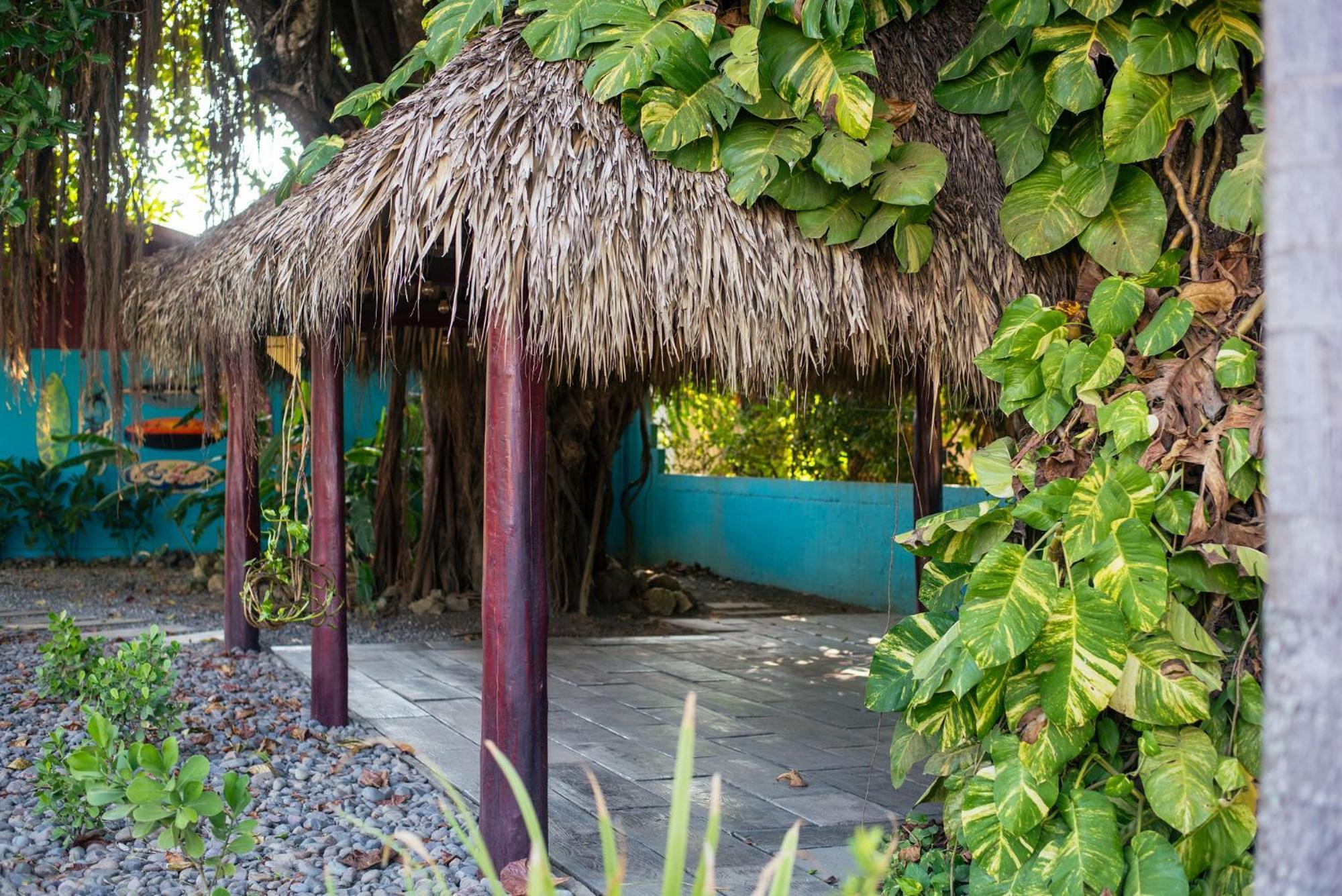 Beach Break Resort & Cr Surf Camp Хако Экстерьер фото