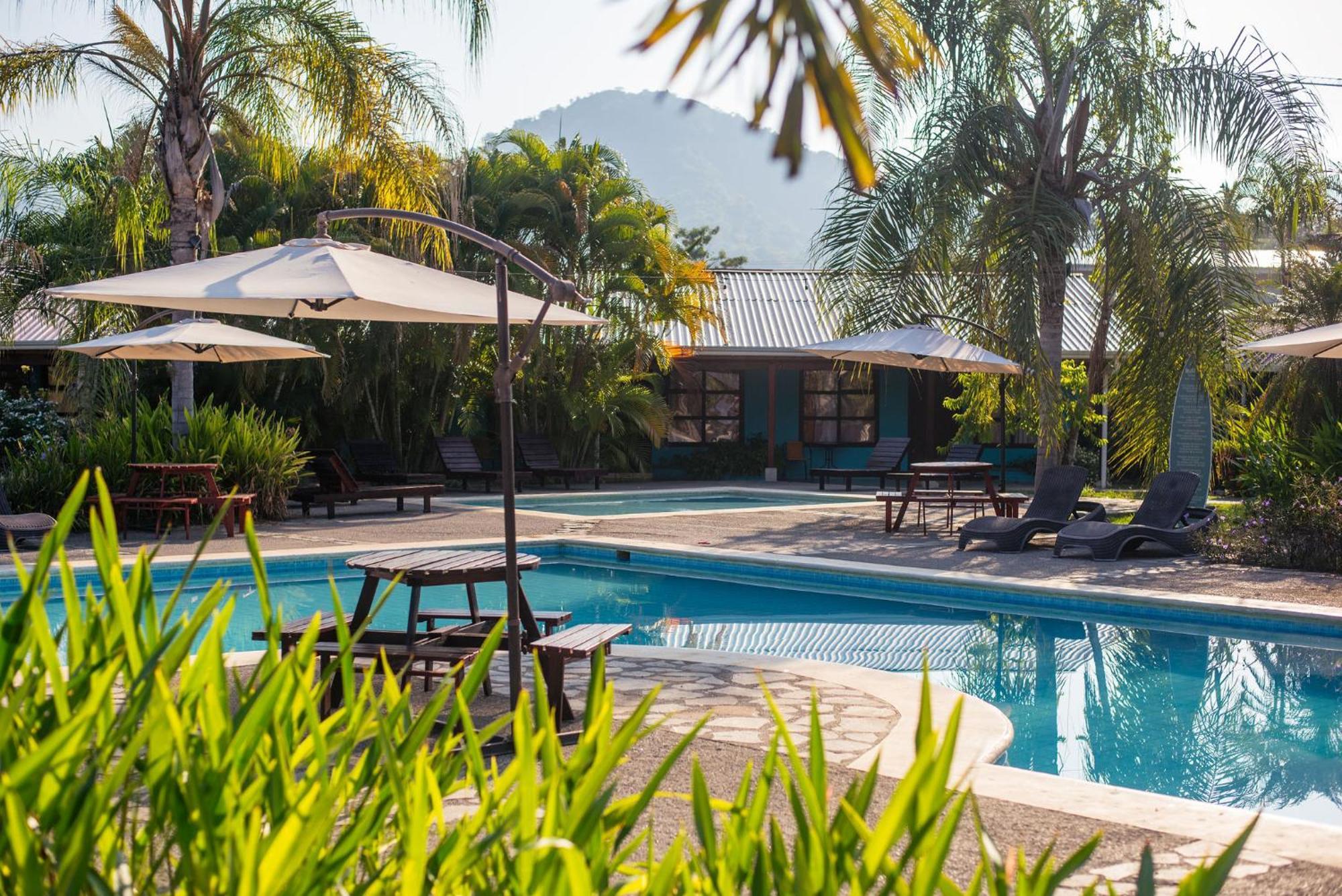 Beach Break Resort & Cr Surf Camp Хако Экстерьер фото