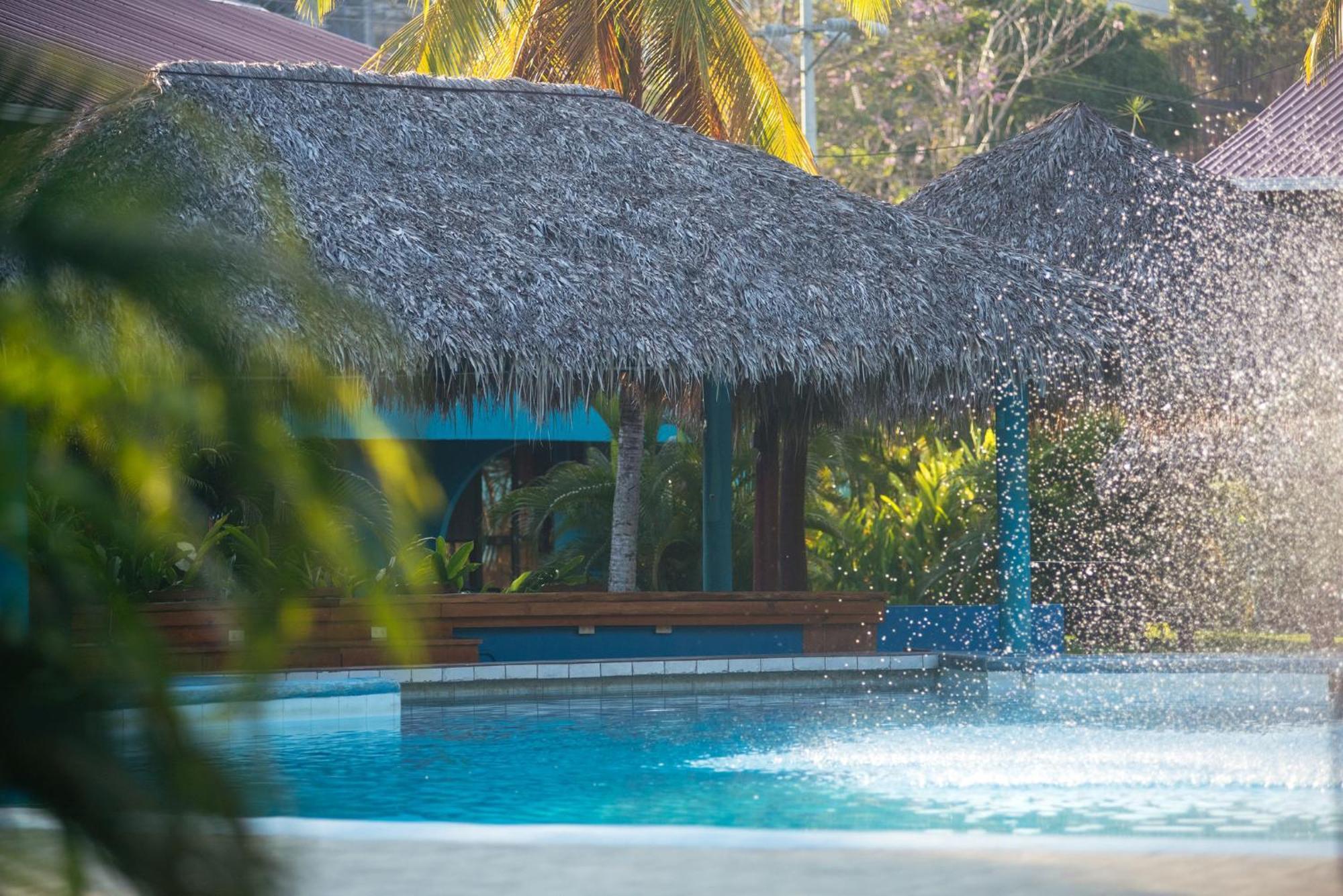 Beach Break Resort & Cr Surf Camp Хако Экстерьер фото
