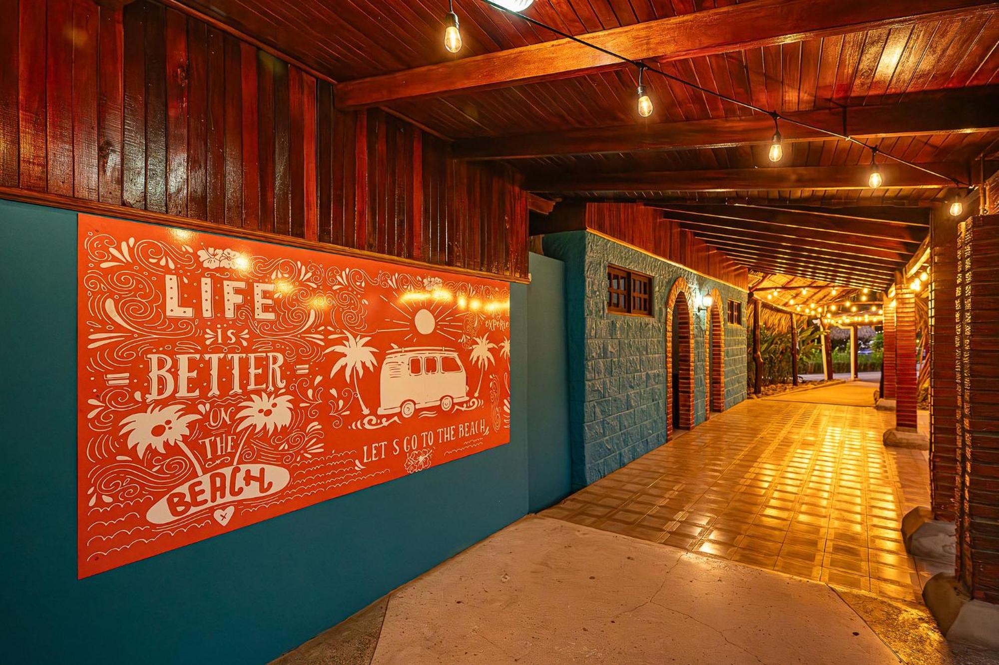 Beach Break Resort & Cr Surf Camp Хако Экстерьер фото