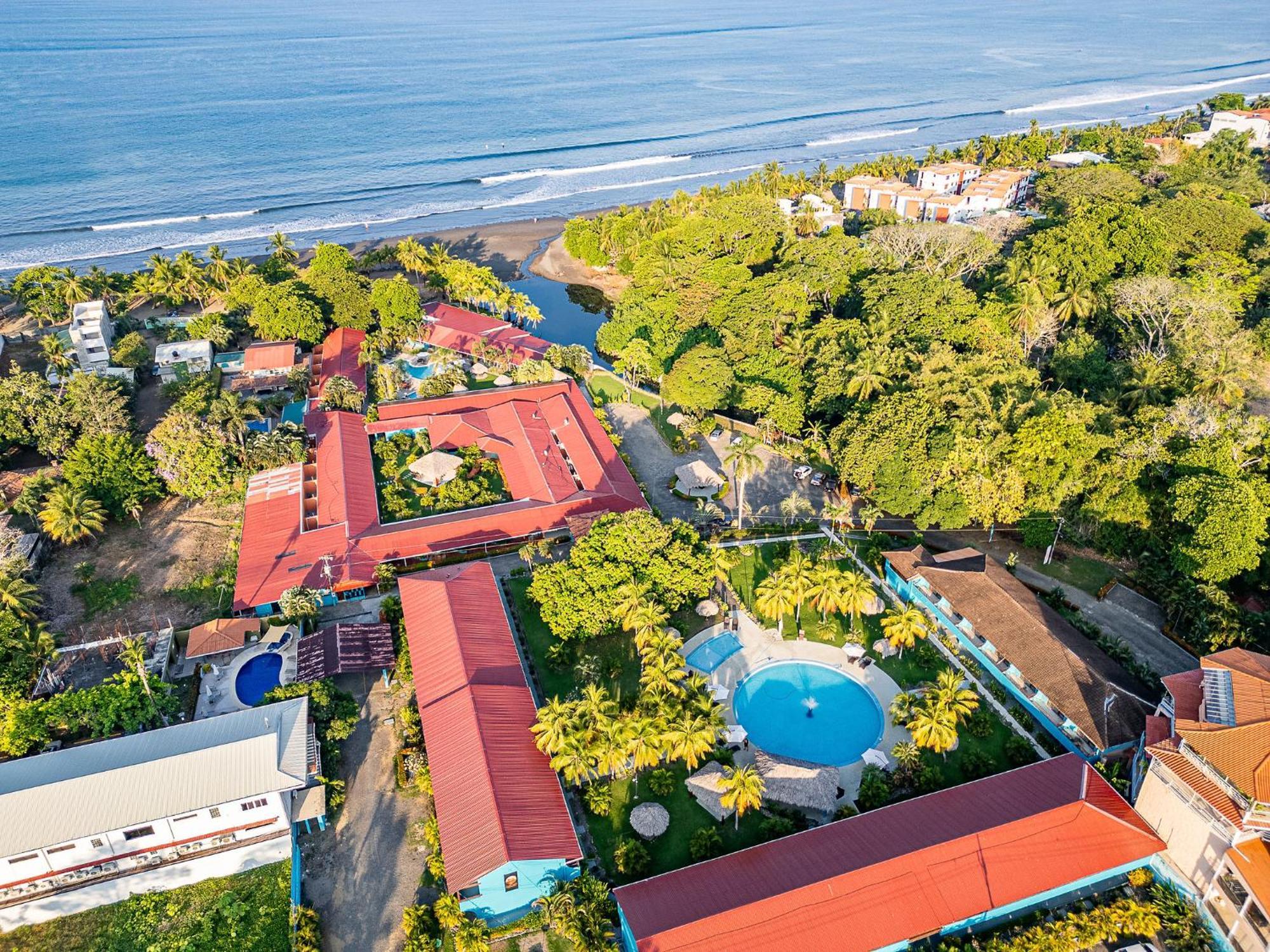 Beach Break Resort & Cr Surf Camp Хако Экстерьер фото